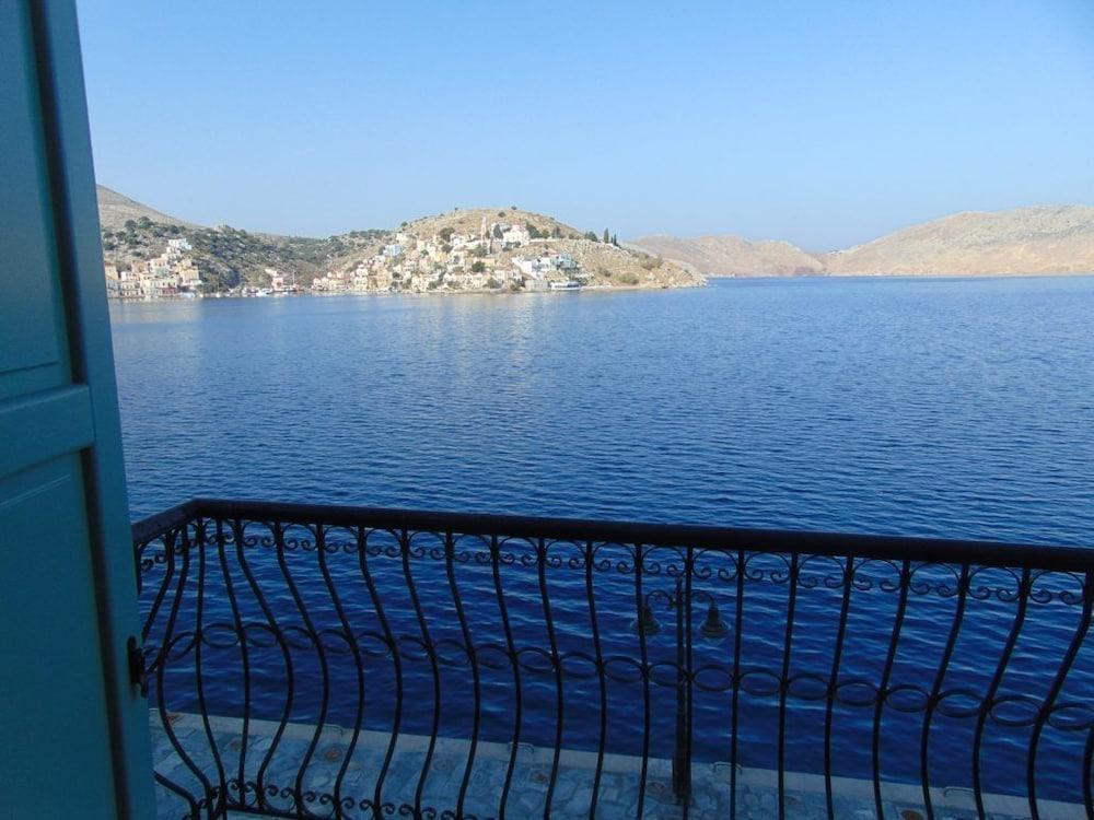Villas Danezis - New Marina , Сими Екстериор снимка